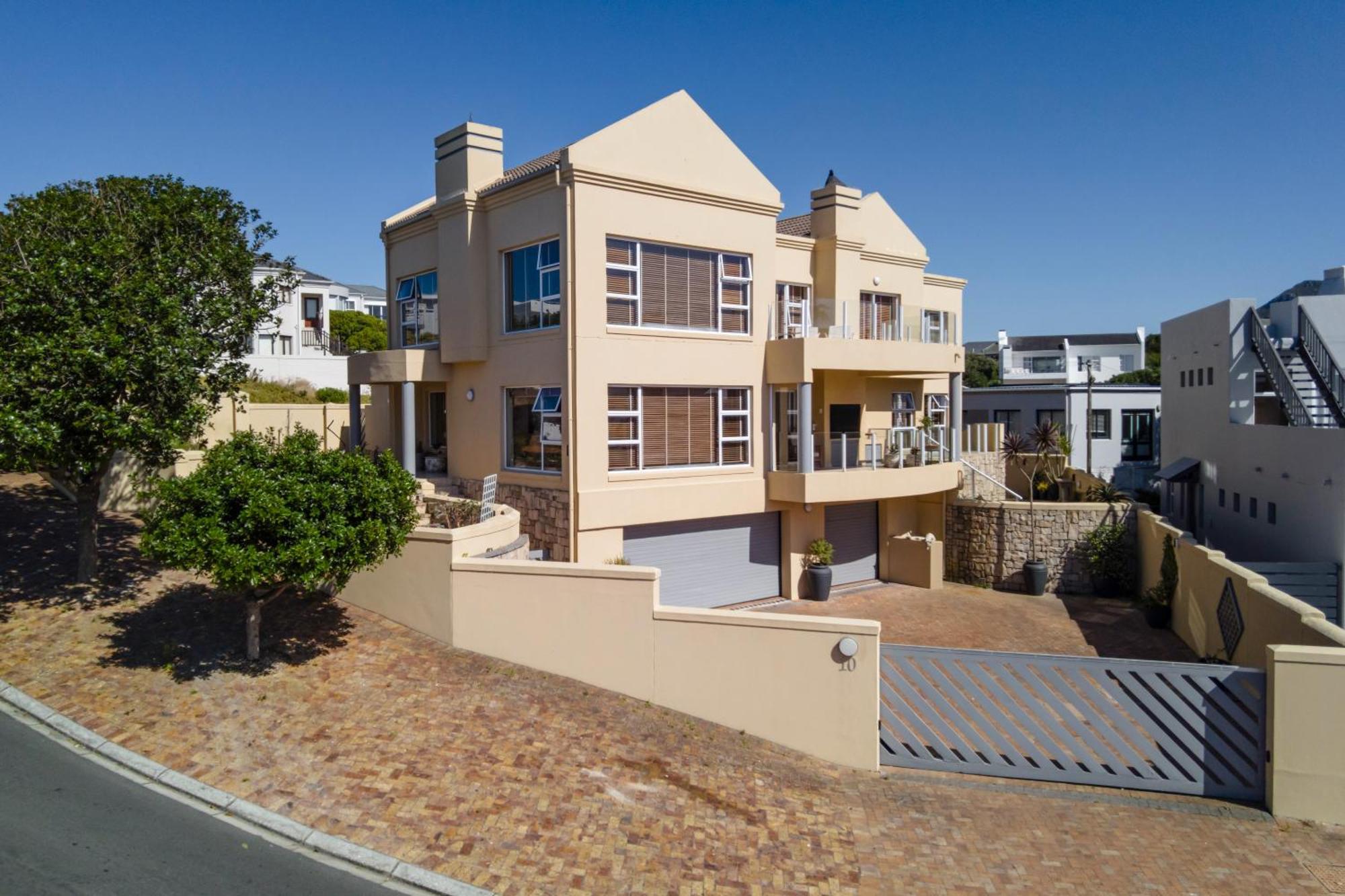 Ocean View Living * Hermanus